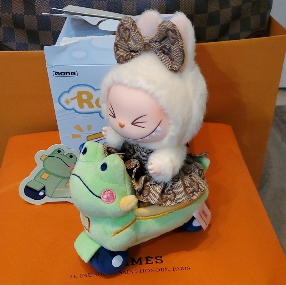 Labubu Car - Roaming Croaking Cycle
